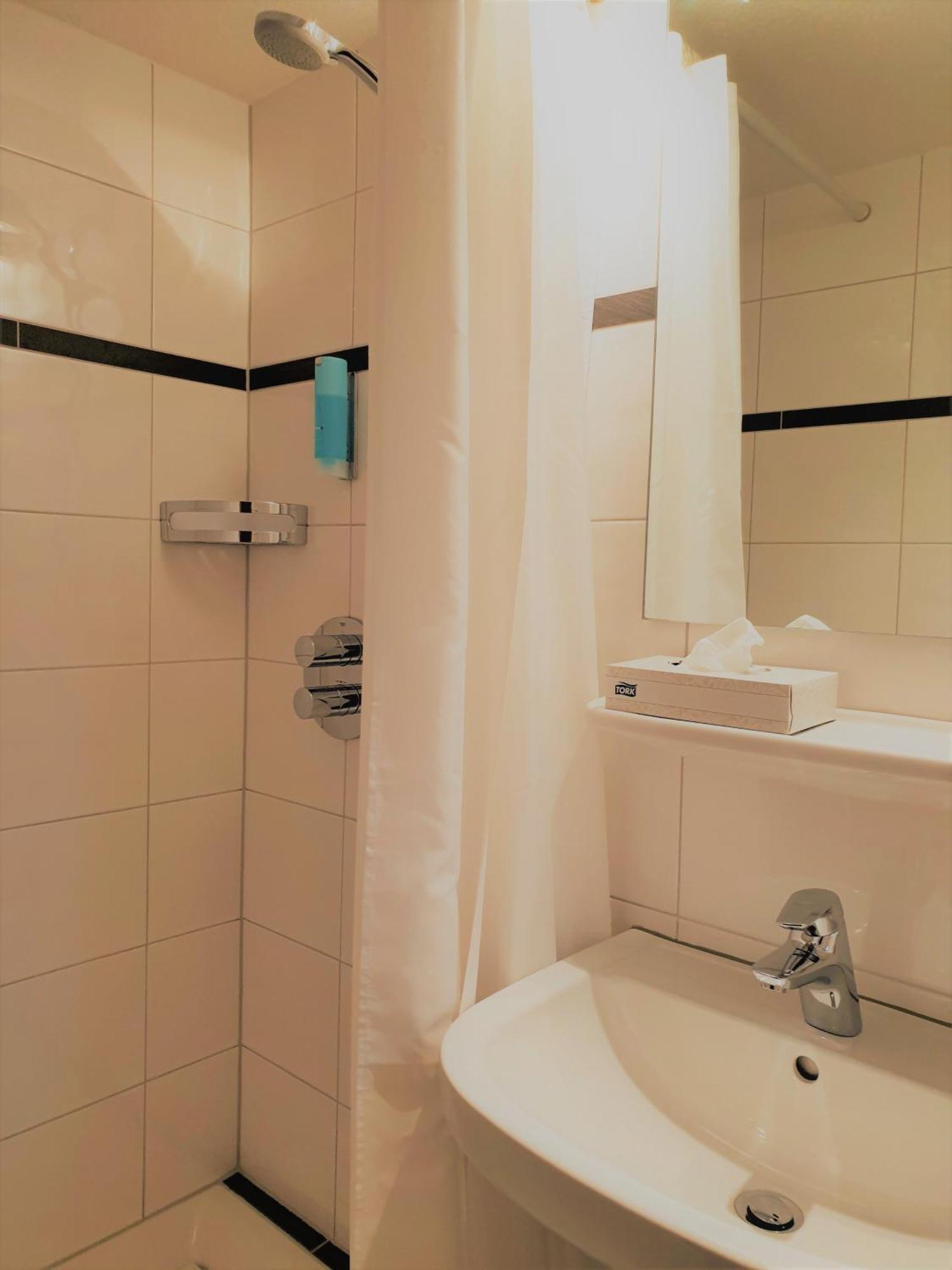 Brutsches Rebstock Otel Laufenburg Oda fotoğraf