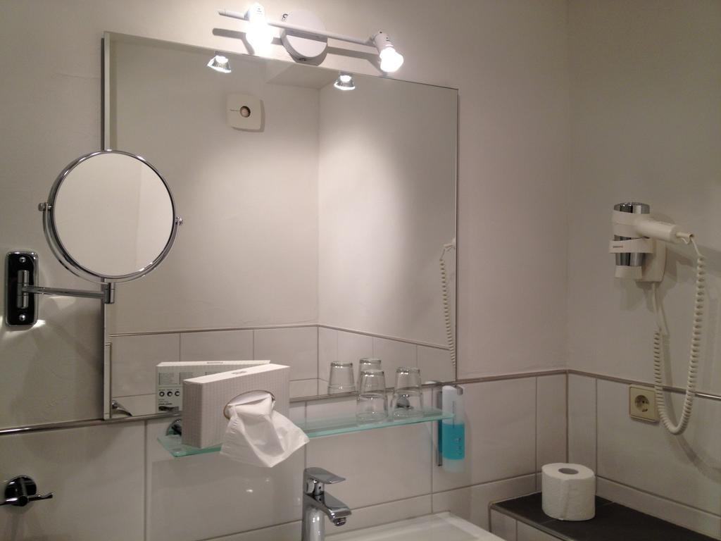 Brutsches Rebstock Otel Laufenburg Oda fotoğraf